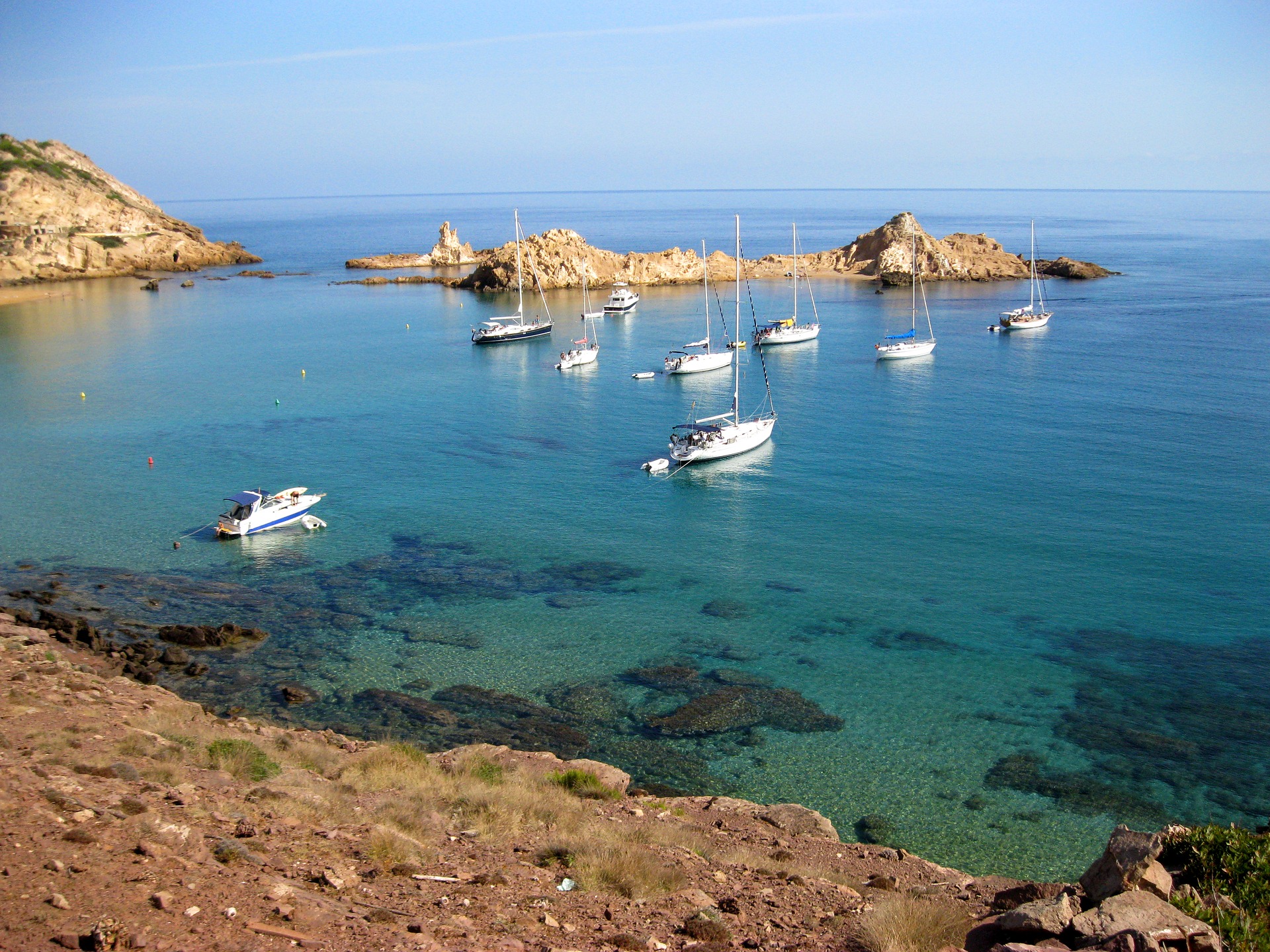 Cala Pregonda en Menorca. Ruta de 7 días en barco por Menorca
